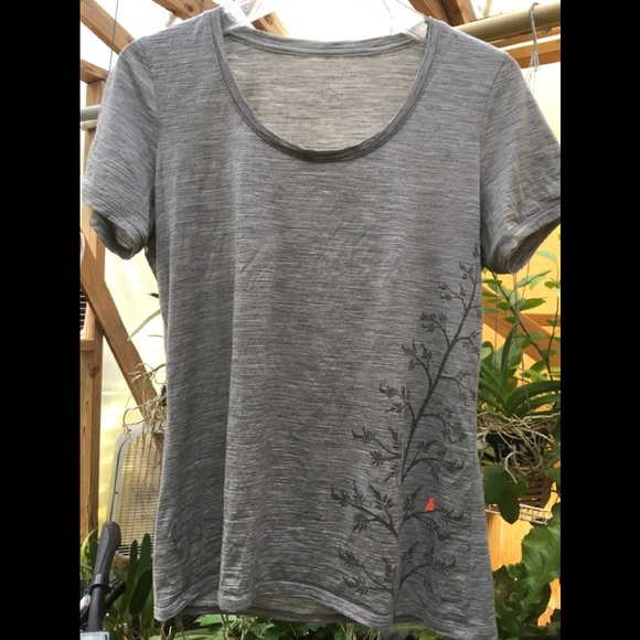 Icebreaker Tops - Icebreaker merino t shirt with tree design M